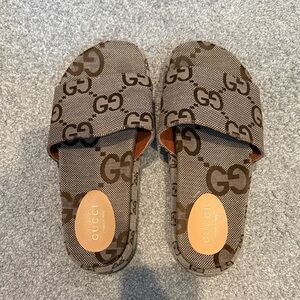 Fake Brown GG Pattern Slides